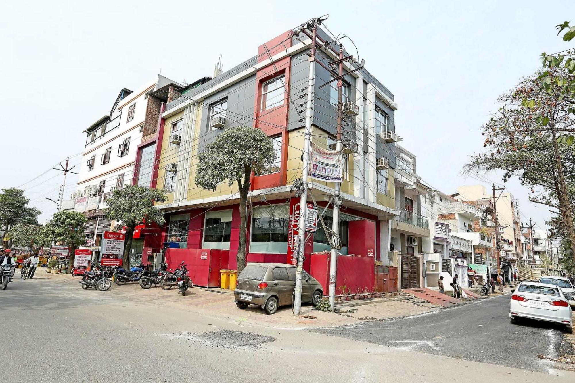 Oyo Flagship Hotel Krishna Chinhat Ngoại thất bức ảnh